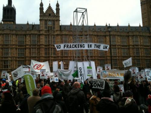 no-fracking-outside-parliament_0.jpg